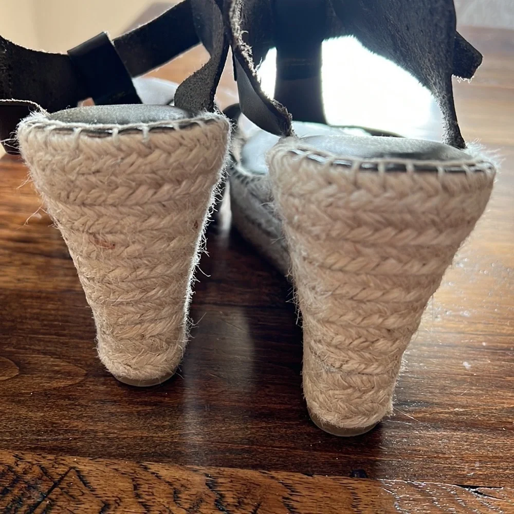 Made In Spain Leather Wedge Espadrilles in Olive. Paseart. Size 38 fits like 7.5